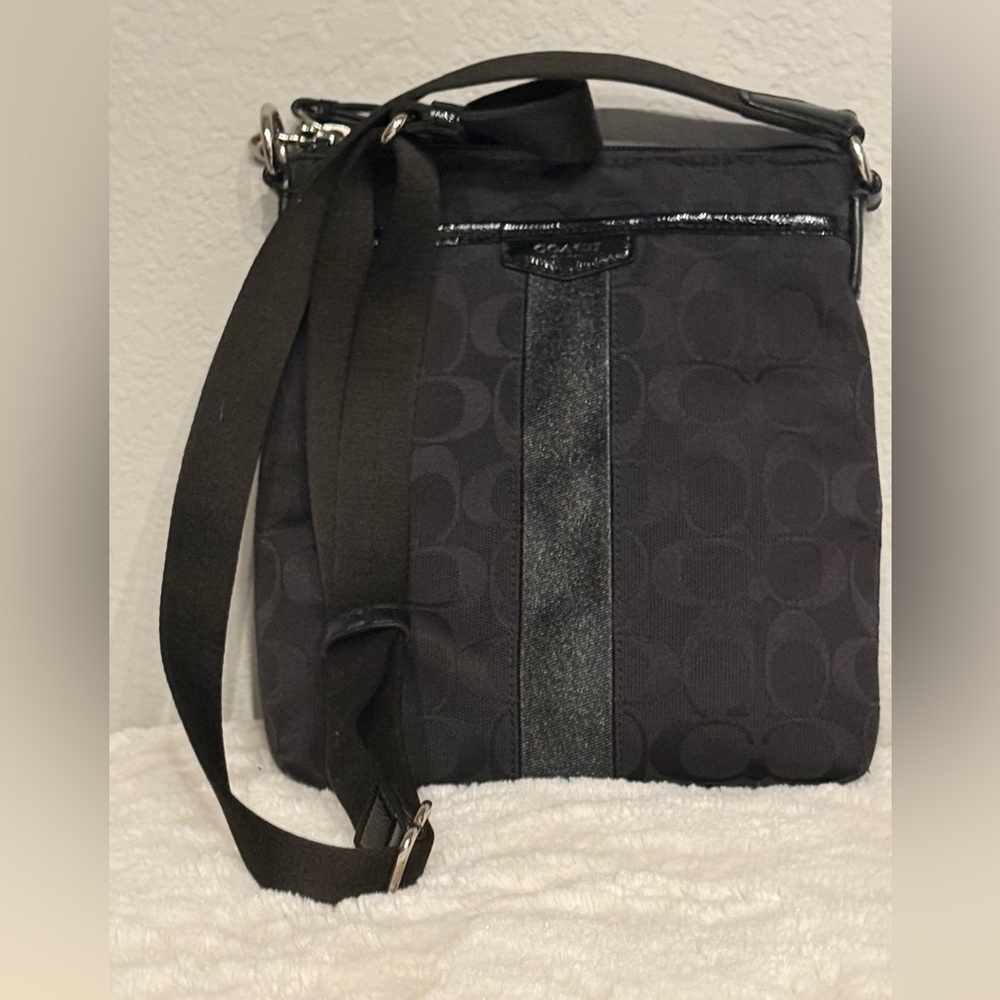 Coach crossbody! 
Only used a few times!
